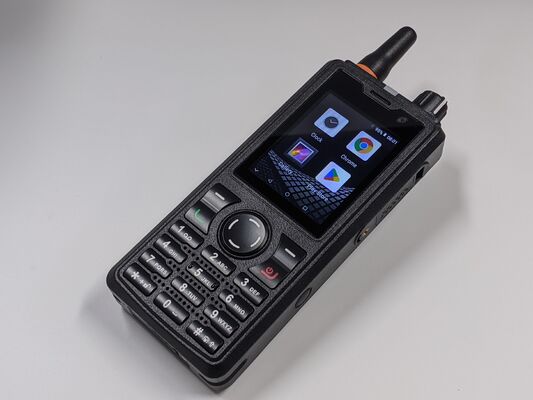 سعر جيد هاتف ذكي UNIWA 2.4 بوصة Zello Walkie Talkie 4G ببطارية 4600 مللي أمبير في الساعة، مقاوم للماء بنظام Android 8.1 وجهاز PTT الانترنت